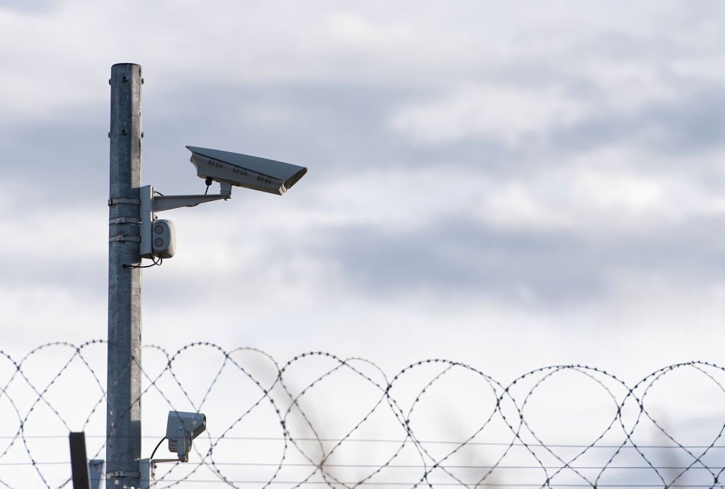 Dùng Machine Learning phân loại xâm nhập, lọc báo động giả, xác minh hình ảnh qua Video Analytics